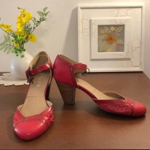 Red strap vintage look heels